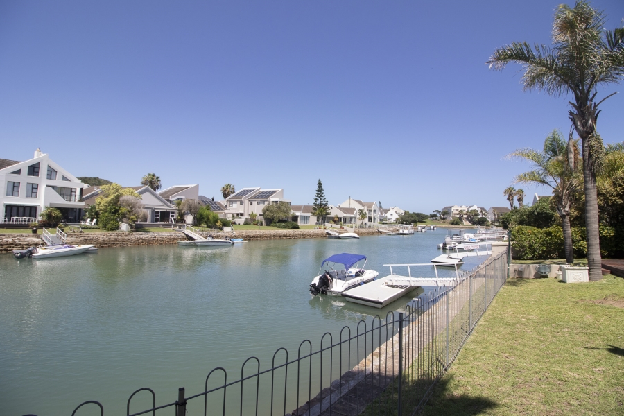 5 Bedroom Property for Sale in Royal Alfred Marina Eastern Cape